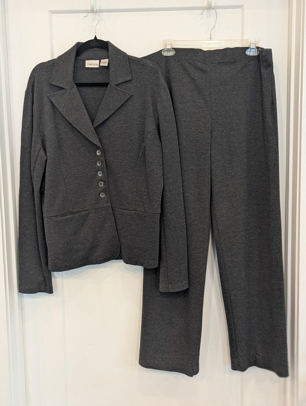 Chicos Sz 2 (L/12) Gray Knit Pant Suit Set Jacket Trouser Stretch Office
